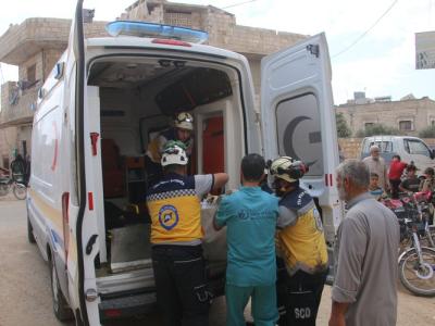 مخلفات الحرب تخطف أرواح المدنيين مجدداً ….مقتل رجل وطفله وإصابة زوجته وطفلته الرضيعة بانفجار مخلفات الحرب شمالي إدلب