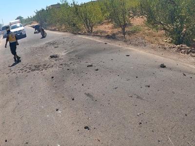 مقتل شخص بقصف صاروخي لطائرة مسيرة مجهولة الهوية، استهدفه على دراجة نارية يستقلها على طريق البارة - إحسم في ريف إدلب