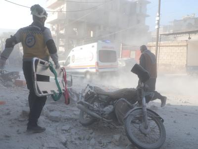 هجمات مستمرة لنظام الأسد وروسيا على المدنيين توقع ضحايا…وكارثة إنسانية على الأبواب