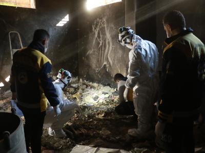 انتشال 24 رفاتاً مجهولة الهوية غير مدفونة ومكشوفة من موقعين في بلدة سبينة بريف دمشق