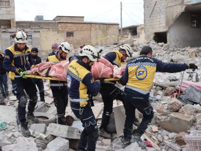 مقتل 8 مدنيين بينهم 3 أطفال بانفجار لمخلفات حرب "منقولة" في منزل بسرمين شرقي إدلب