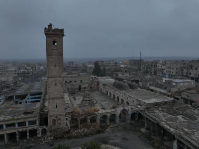 الدفاع المدني السوري (الخوذ البيضاء) يطلق مشروعاً لإزالة الأنقاض في مدينة معرة النعمان بريف إدلب 