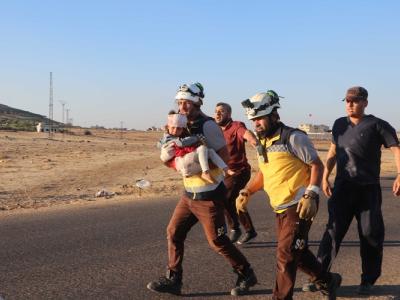 طفلان شقيقان ضحايا قصف مدفعي لقوات النظام وروسيا على ريف إدلب…وتهديد لعجلة التعليم باستهداف المدارس