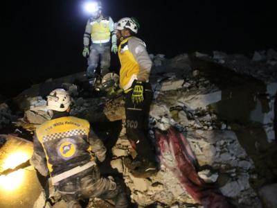 الطائرات الحربية الروسية ترتكب مجزرة بعائلة مهجرة في ريف إدلب