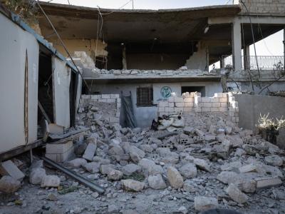 ضحايا مدنيون بقصف النظام وروسيا على شمال غربي سوريا...ونقطة مرعيان الطبية بجبل الزاوية خارج الخدمة