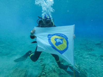 14 متطوعاً ينضمون إلى فرق الغطس في الدفاع المدني بعد اجتيازهم دورة "لأجلكم نمضي"