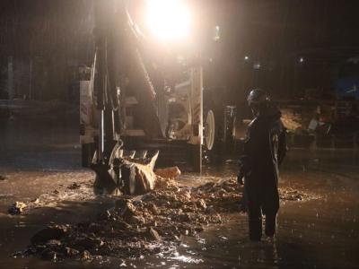 عاصفة مطرية تضرب شمال غربي سوريا.. والاستجابة لـ 48 مخيماً تضرر فيها أكثر من 1118 خيمة