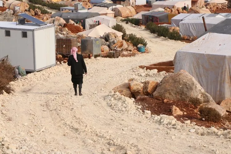 The Syrian Civil Defense Begins A Rehabilitation Project of Roads in 30 Camps