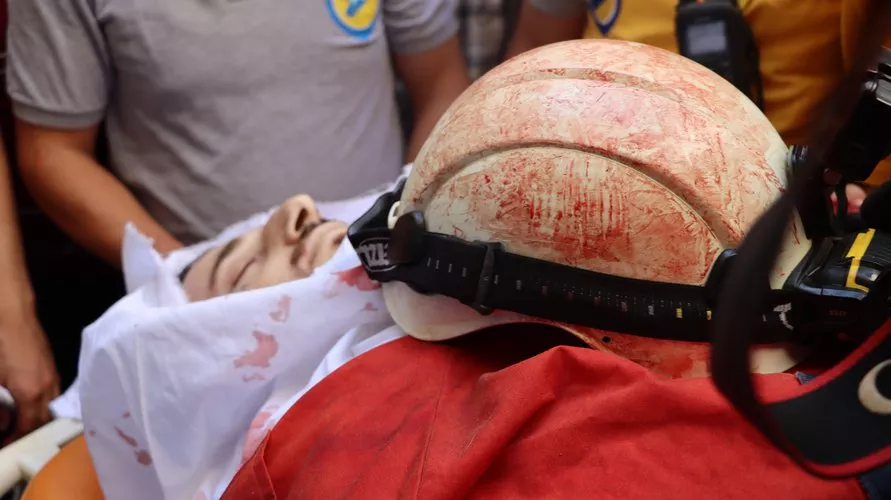 للمرة السادسة خلال شهر ونصف .. روسيا ونظام الأسد يستهدفون فرق الدفاع المدني السوري